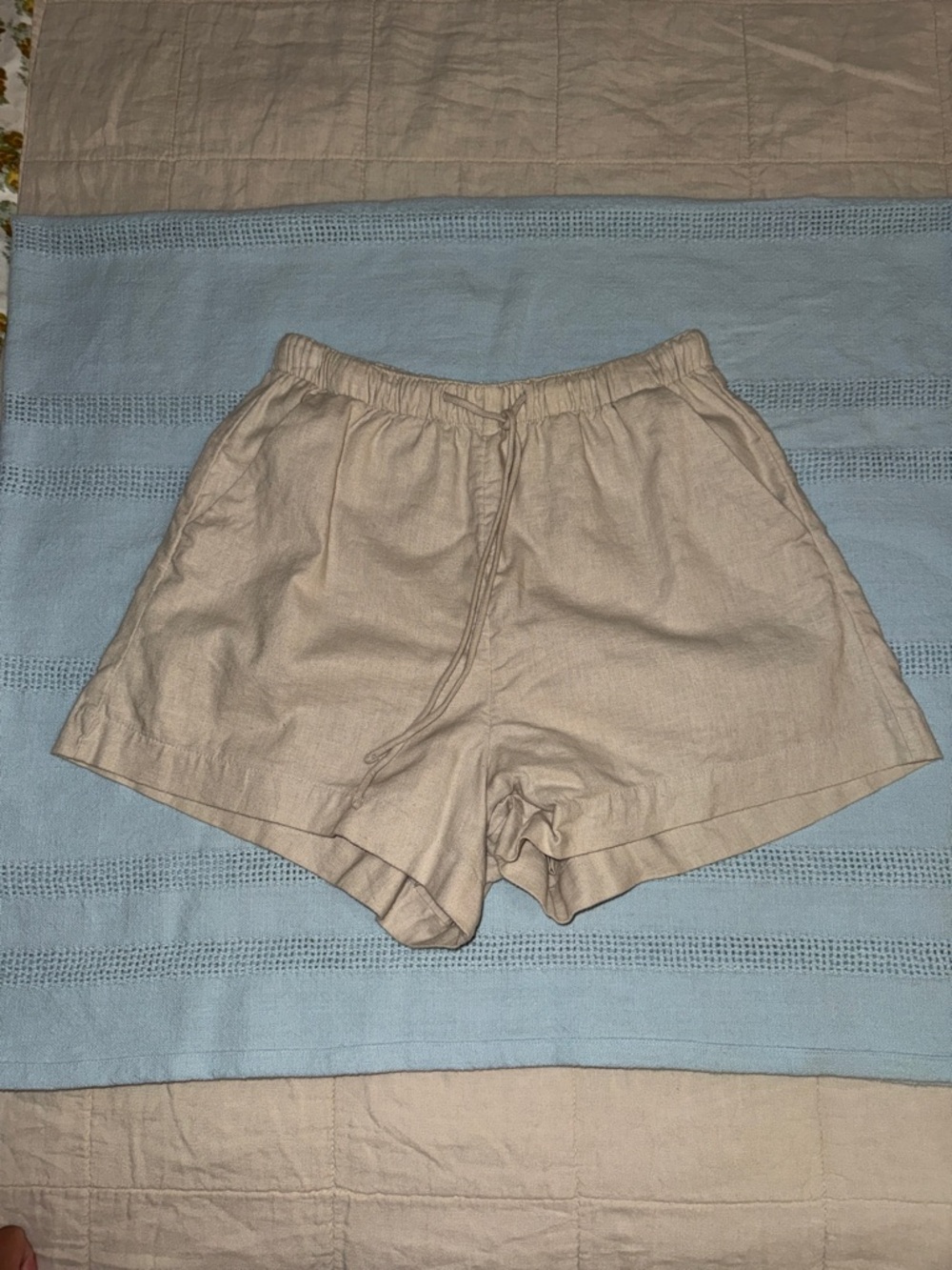 Abercrombie & Fitch High-Waist Linen-Blend Shorts - Beige